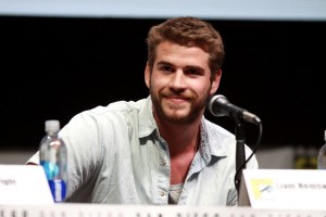 Liam Hemsworth Flirts In New Tork